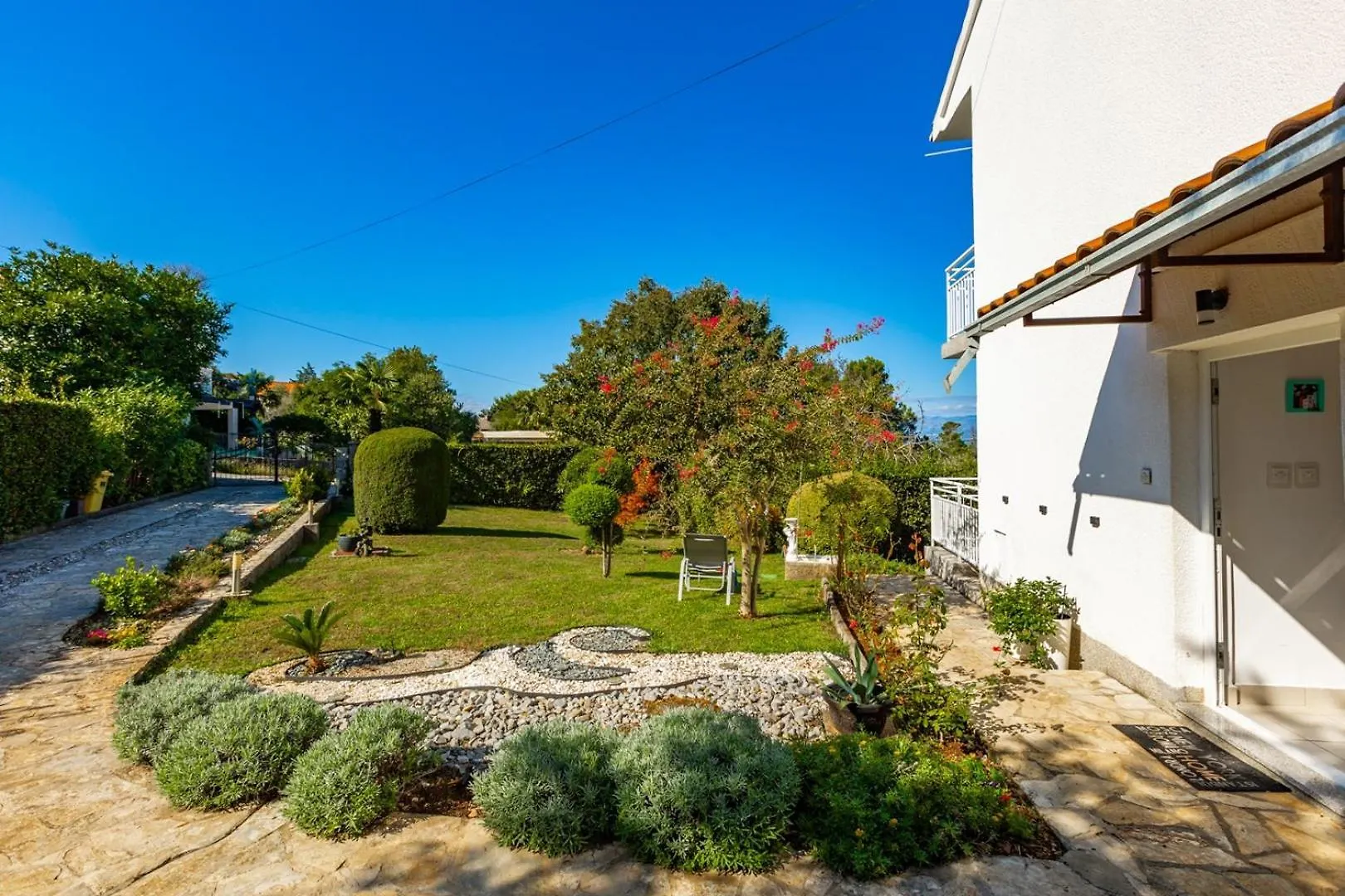 Apartment Zoric Malinska 0*,  Croacia